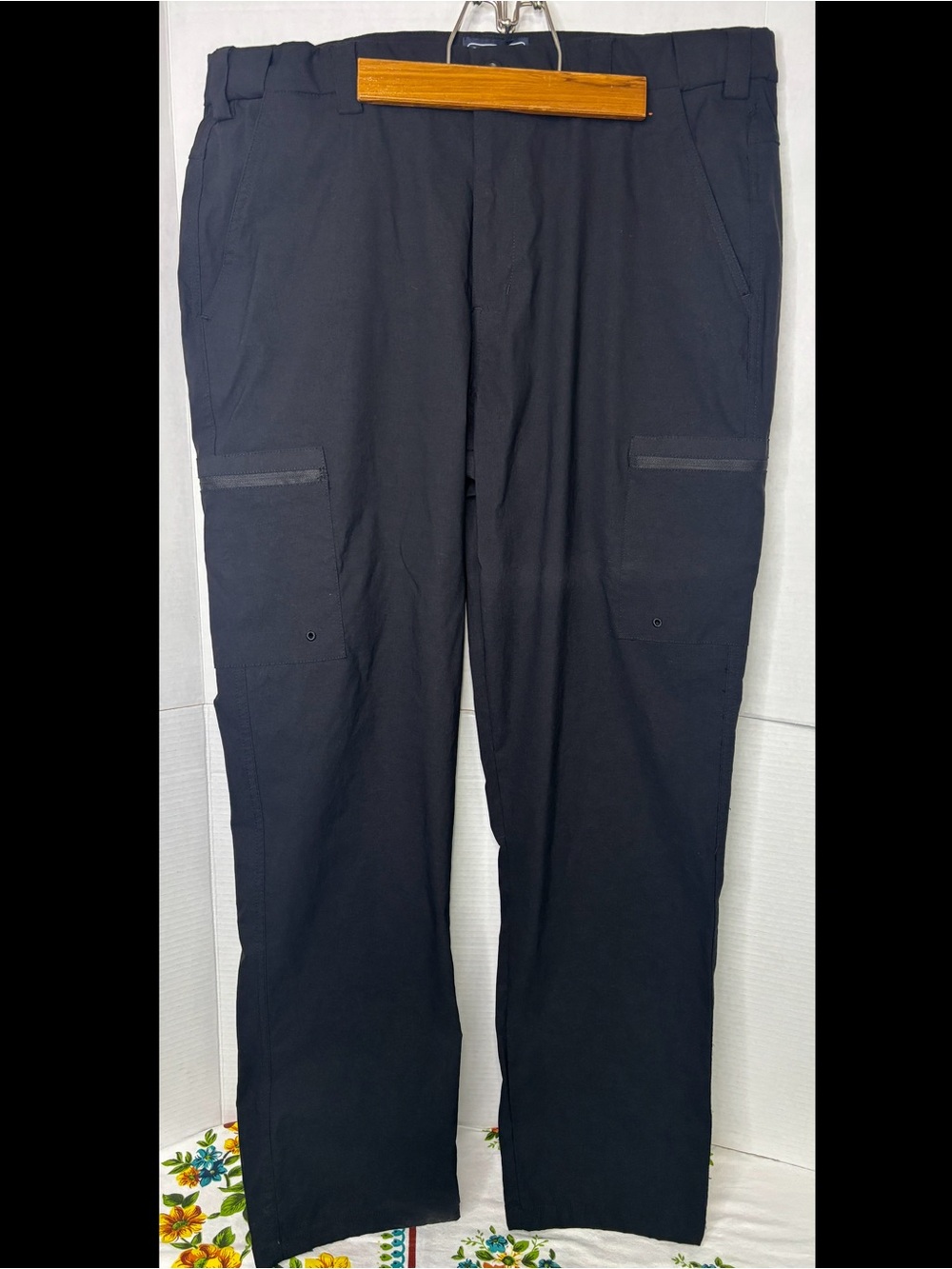 Mountain Wearhouse Men's Black Utility UV Protection Chinos Cargo Zipper Pockets